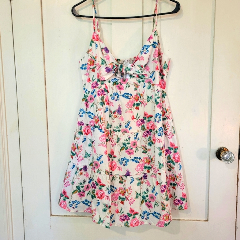 NWT moody white floral spring summer dress